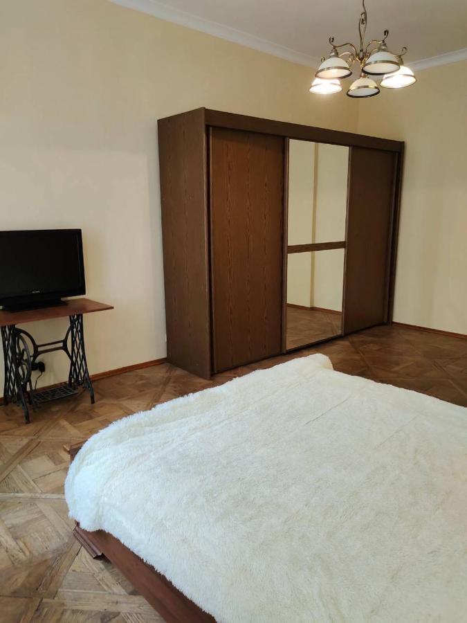 Rose Apartamento Leópolis Exterior foto